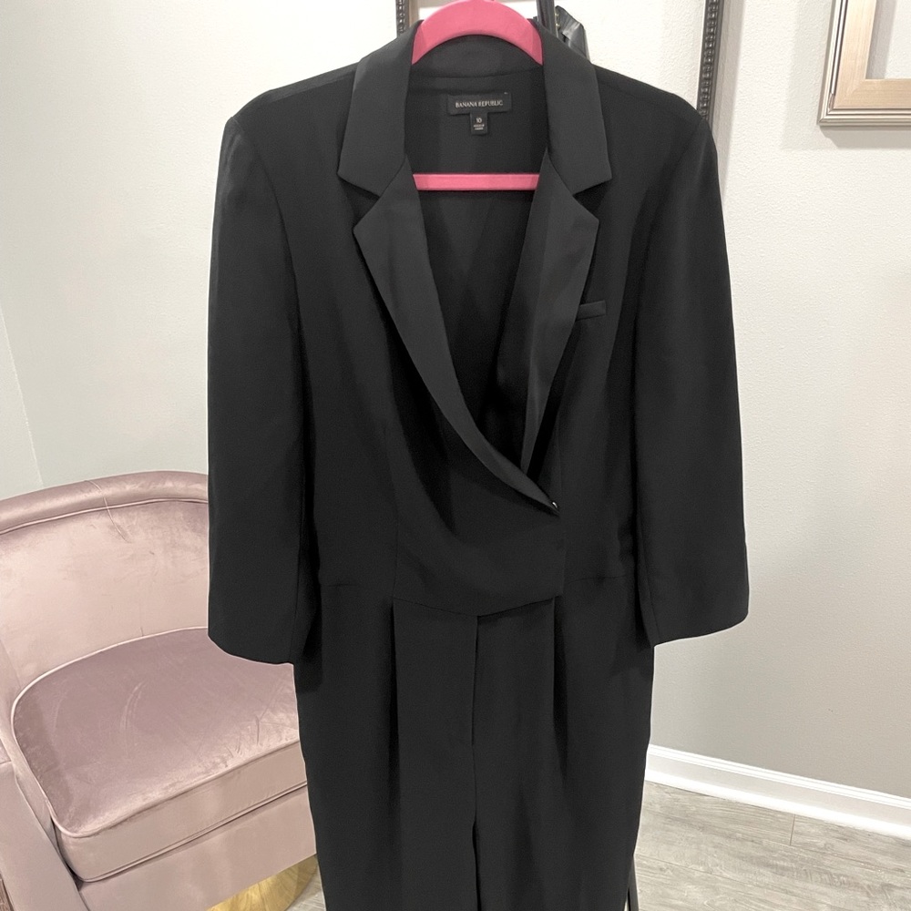 Luxe and Classy Tuxedo Style Jumper. Banana Republic Black Jumper | Party Ready